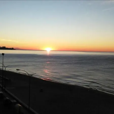 Fuengirola Primera Linea De Playa Exterior photo